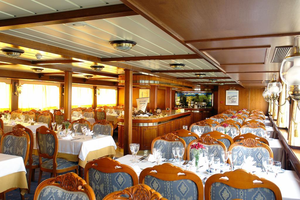 Invicta Ribeira Boat Hotel Porto Eksteriør bilde
