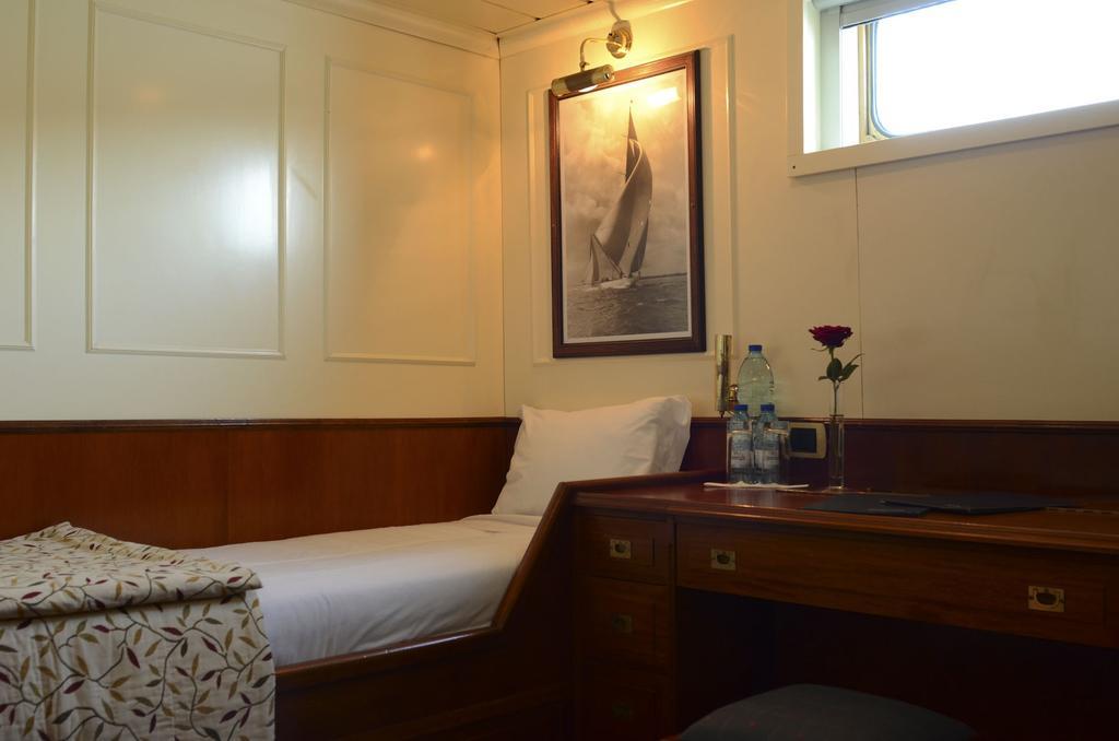 Invicta Ribeira Boat Hotel Porto Eksteriør bilde