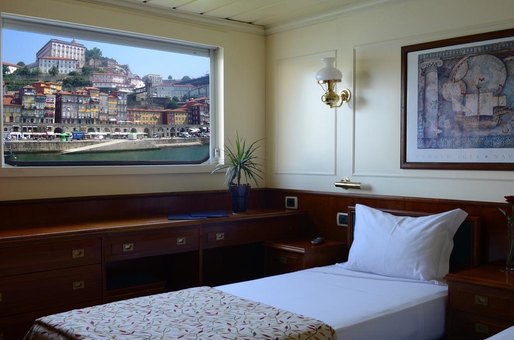 Invicta Ribeira Boat Hotel Porto Eksteriør bilde