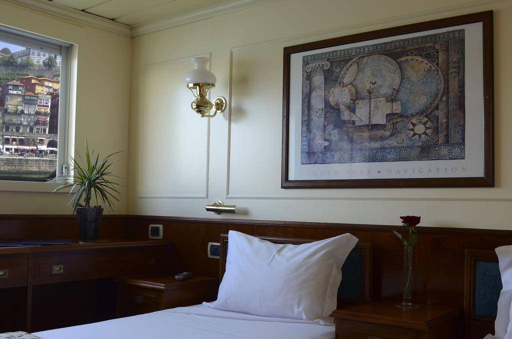 Invicta Ribeira Boat Hotel Porto Eksteriør bilde