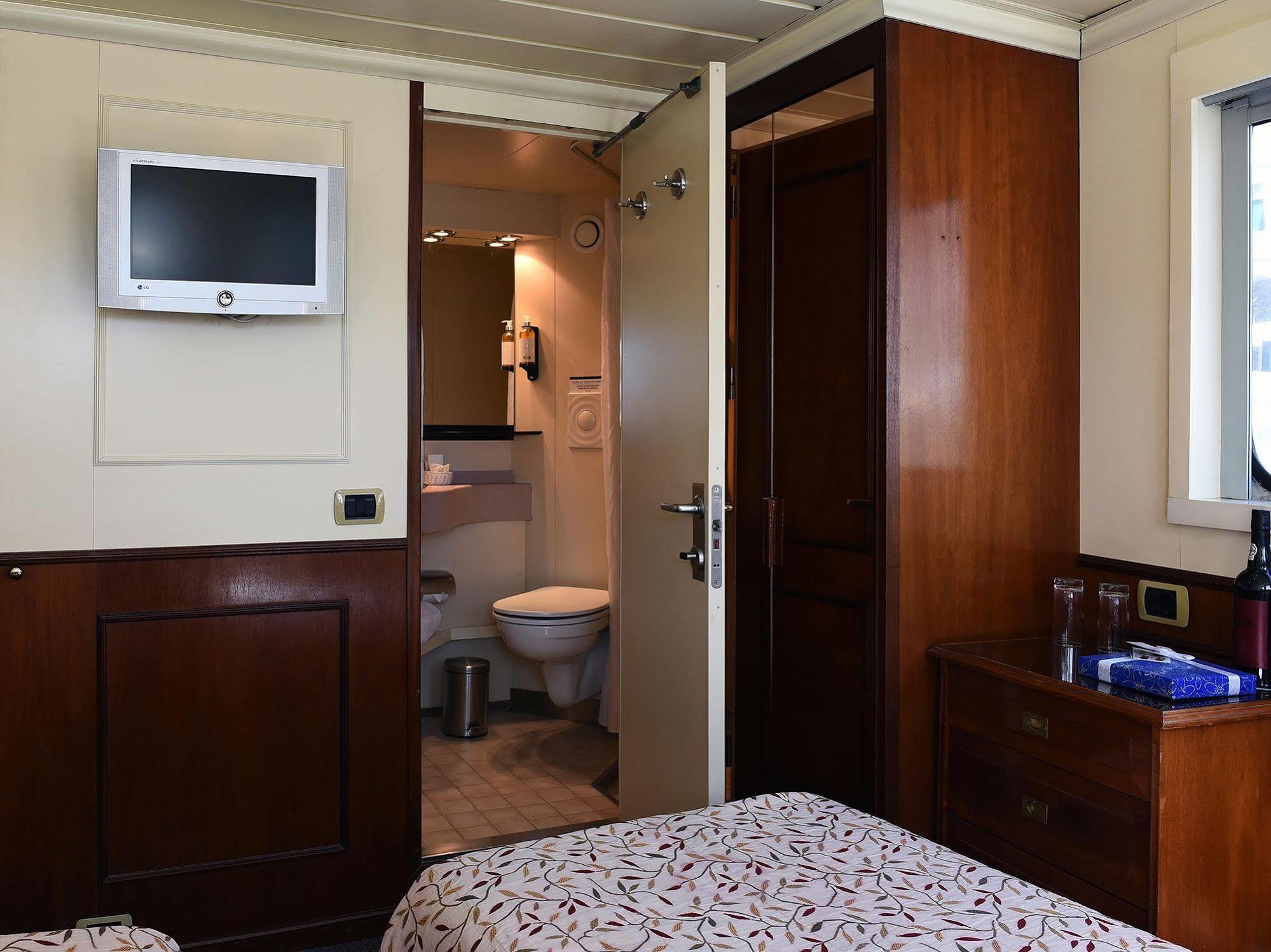 Invicta Ribeira Boat Hotel Porto Eksteriør bilde