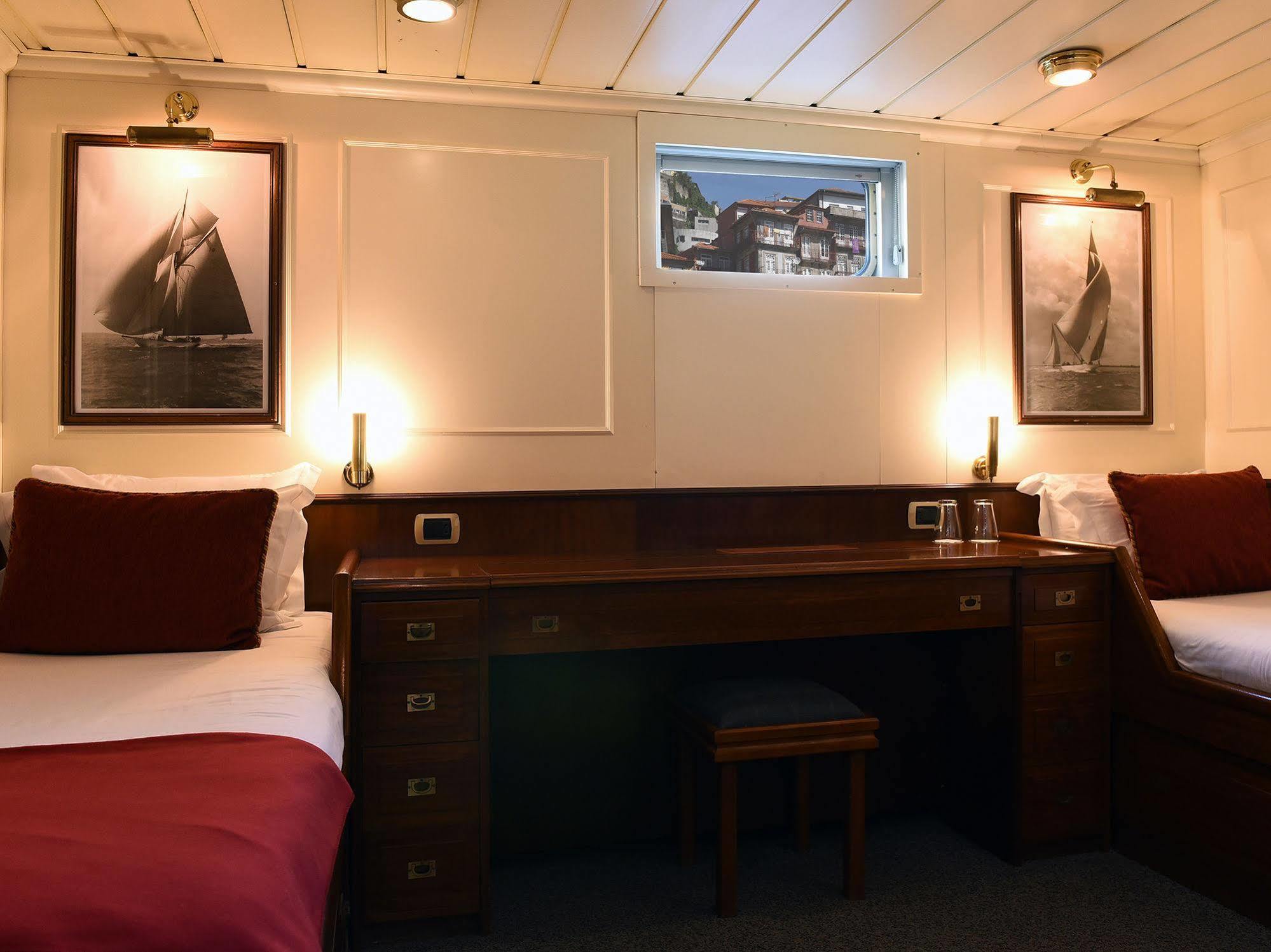 Invicta Ribeira Boat Hotel Porto Eksteriør bilde