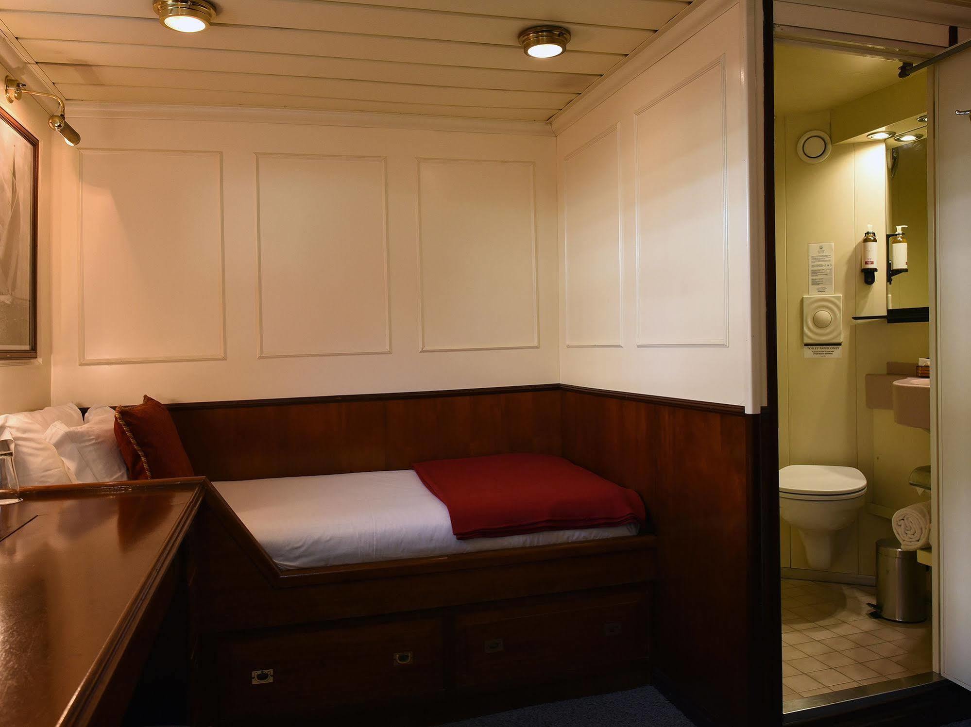 Invicta Ribeira Boat Hotel Porto Eksteriør bilde